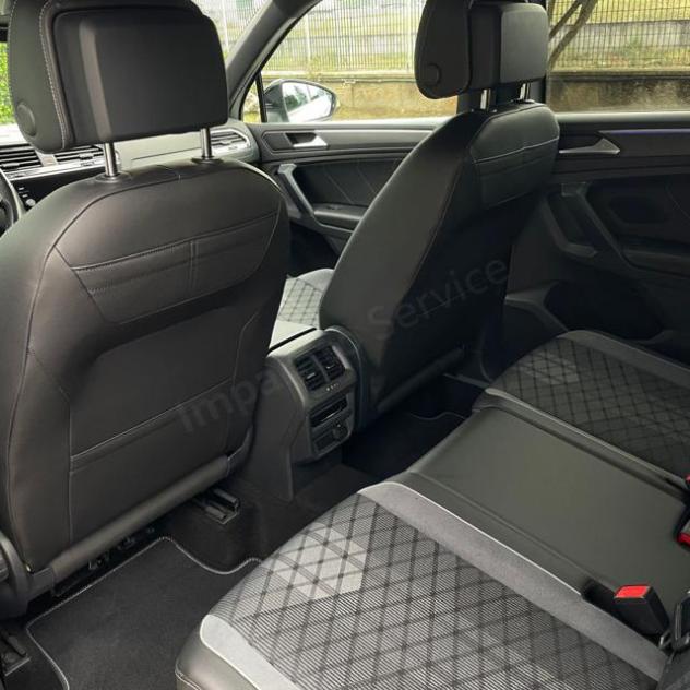 VOLKSWAGEN Tiguan 2.0 TDI SCR DSG R-Line 110KW/150CV rif. 23877657 - Foto 9