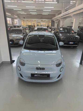 Fiat 500 500e Berlina 42 kWh Icon - Foto 3