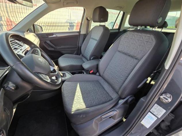 VOLKSWAGEN Tiguan 2.0 TDI 150 CV SCR DSG Life rif. 24156735 - Foto 10