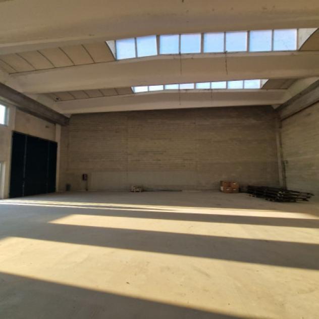Immobile di 595 m² con 3 locali in affitto a Arese - Foto 7