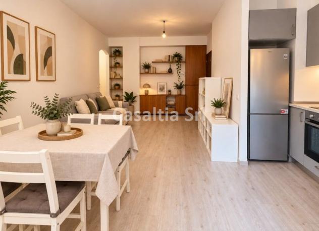Stanza matrimoniale in trilocale ristrutturato, con aria condizionata e balcone disponibile da subito - Foto 8
