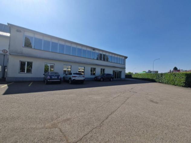 Immobile di 13920 m² con più di 5 locali in affitto a Abbiategrasso