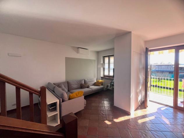 casa indipendente in vendita a Fiorano Canavese