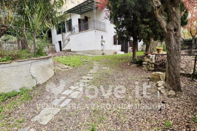 Villa di 150 m² con più di 5 locali in vendita a Chianciano Terme