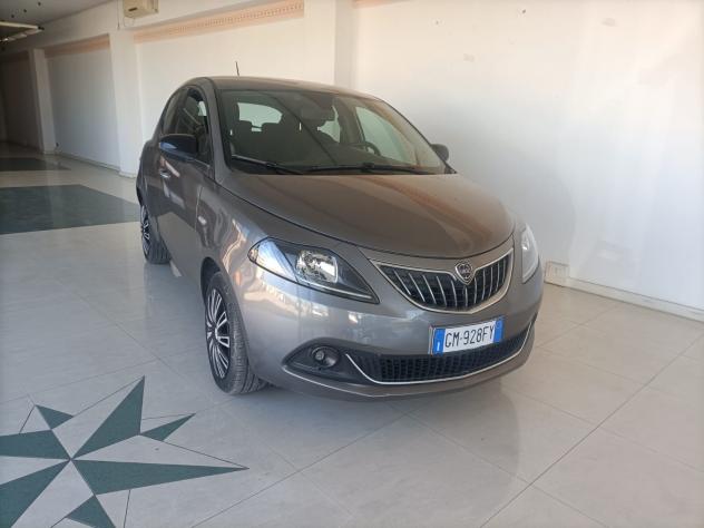 Lancia Ypsilon 1.0 Fire 2023 Hybrid Gold