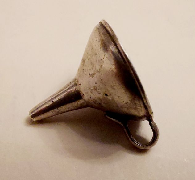 Charm Imbuto in Argento 800 finemente lavorato e meticolosamente dettagliato - Foto 3