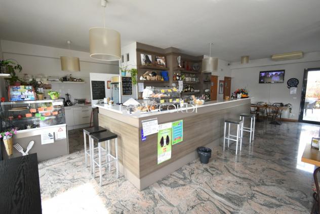 ATTIVITA'/LIC.COMMERCIALE di 2 vani e di 150 mq (SACILE) rif. AKP24_6
