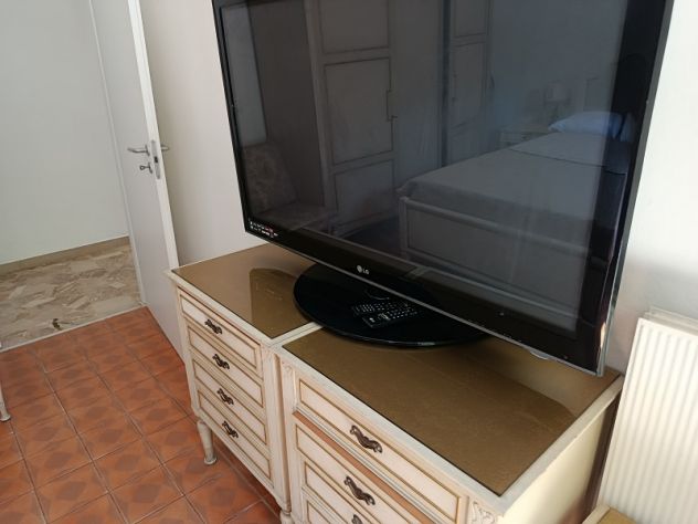 Varazze centro(estivo) sei vani perfetti terrazza giardino parcheggio 1300 euro - Foto 8