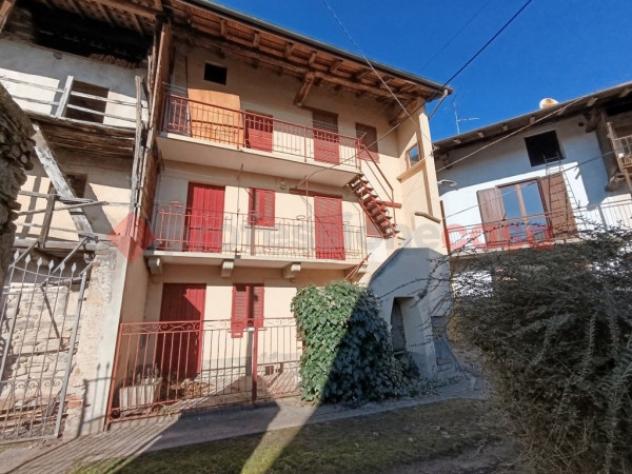 Rustico / Casale di 214 m² con 4 locali e box auto in vendita a Invorio - Foto 2