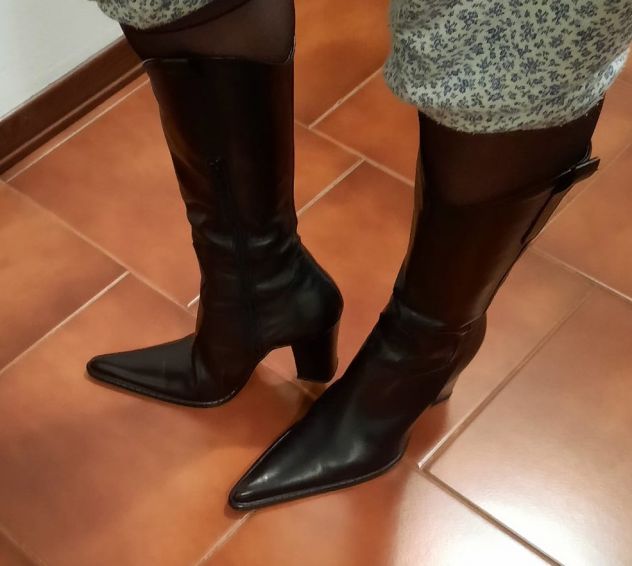 STIVALI DI PELLE NERI NUOVI - Foto 8