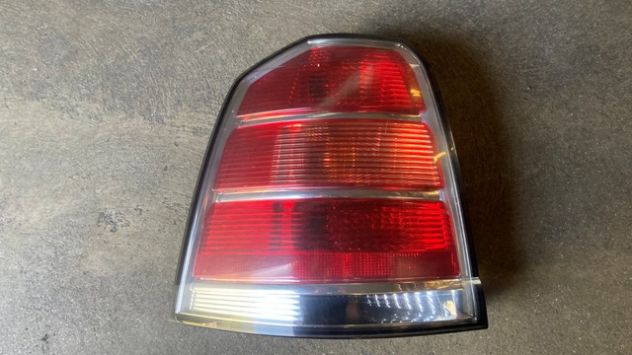 Fanali posteriori Opel Zafira B del 2007 - Foto 2