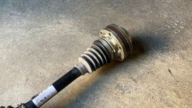 Semiasse anteriore SX Skoda Octavia 2.0TDI del 2010 (1K0407271ES) - Foto 3