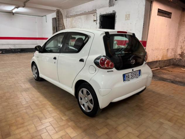 TOYOTA AYGO 1.0 CONNECT SOLO 59.000 KM GARANZIA NEOPATENTATI OK. - Foto 6