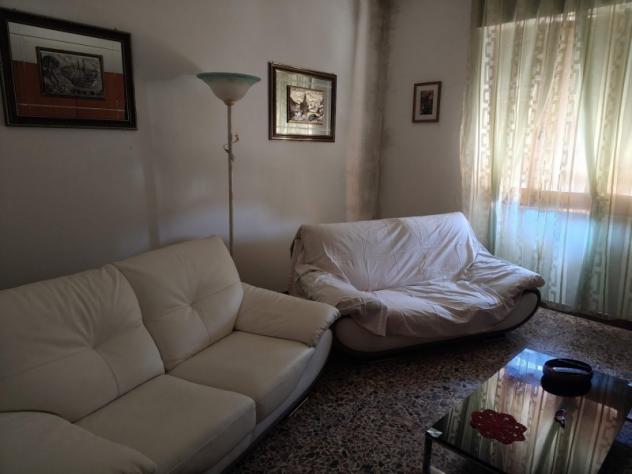 Vendiamo casa indipendente con giardino - Foto 7