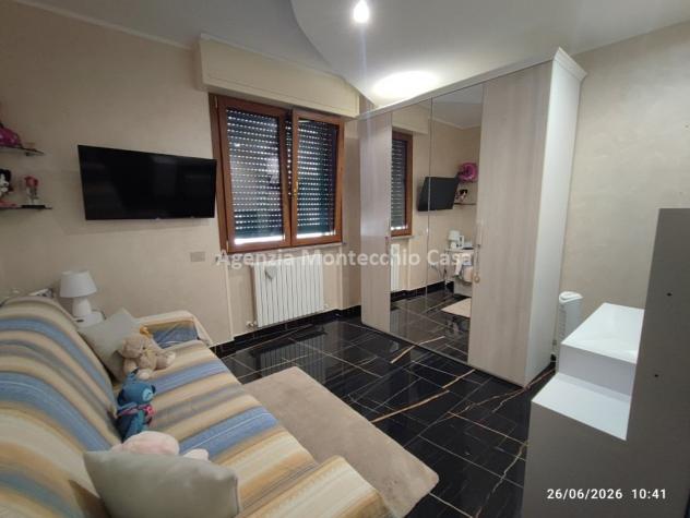 Appartamento completamente ristrutturato con tre camere, taverna, garage e ampio scoperto esclusivo - Foto 7