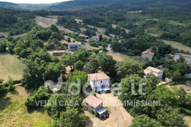 Rustico / Casale di 200 m² con più di 5 locali in vendita a Castiglione d'Orcia - Foto 2
