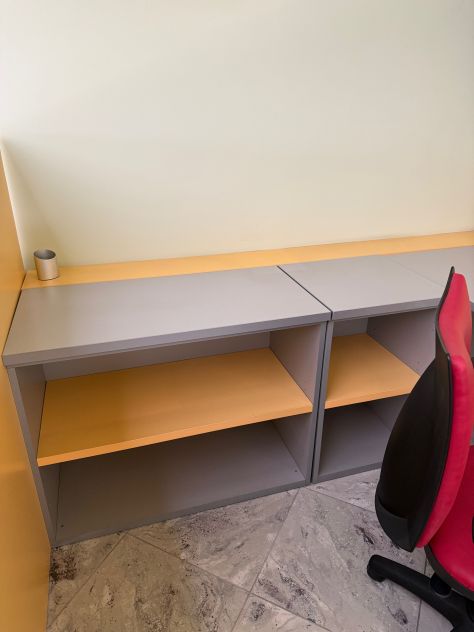 Scrivania completa con sedia e cassettiere - Foto 4