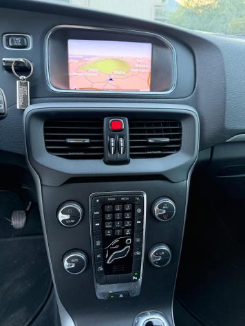Volvo V40 D2 Momentum 2.0 120CV -2017 - Foto 7