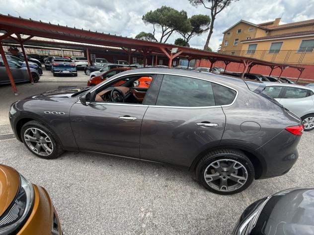 Levante V6 Diesel 275 CV-rate-garanzia -permute - Foto 6