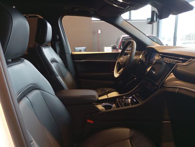 Jeep Grand Cherokee Grand Cherokee Plug-In Hybrid424 Limited 2.0 4xe Phev 380cv At8 - Foto 9