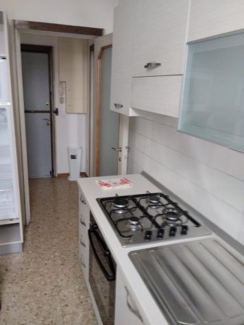 Ampia singola per studentessa vicino minerva stazione - Foto 9