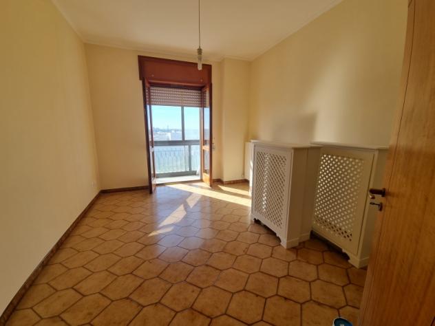 Affittasi appartamento semi arredato con garage a Lecce - Foto 5