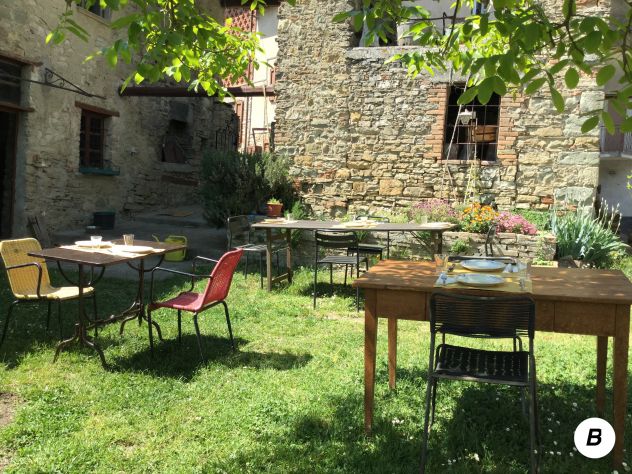 casale con cortile panoramico in antico borgo - Foto 10