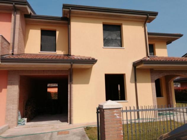 Villetta a schiera di 170 m² con 4 locali e box auto in vendita a San Possidonio