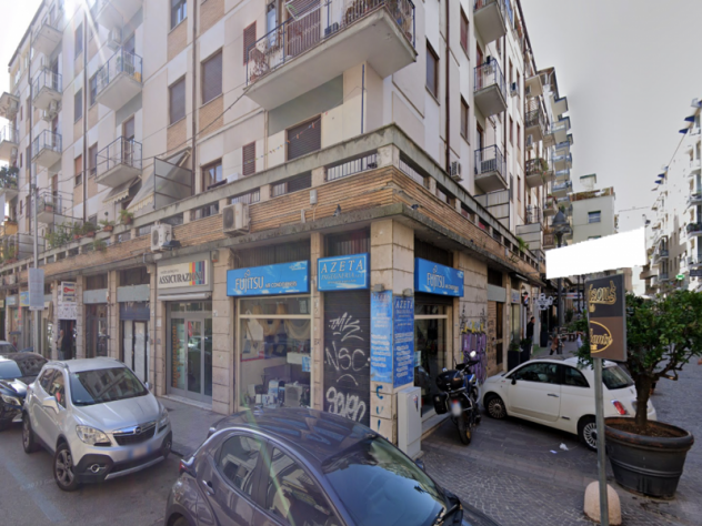 Locale commerciale fronte strada in pieno centro città