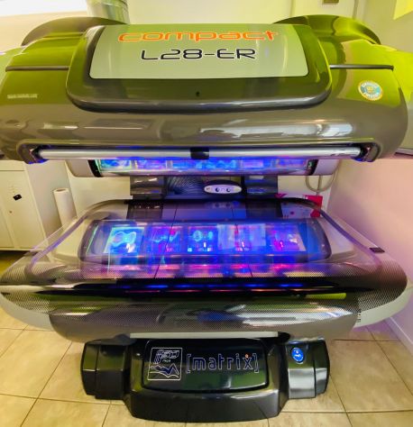 Vendesi lettino solarium professionale – Modello MATRIX L28EN/A