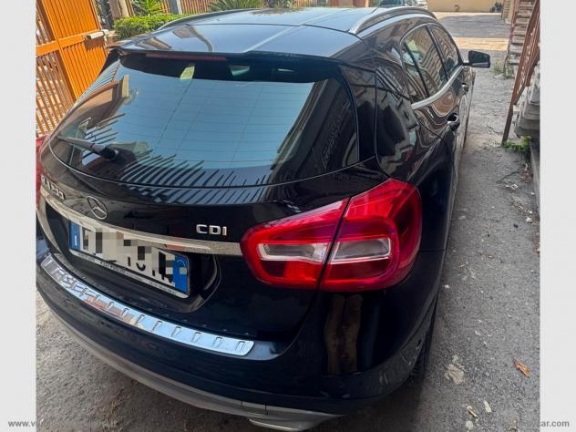 MERCEDES-BENZ GLA 200 d Sport - Foto 9