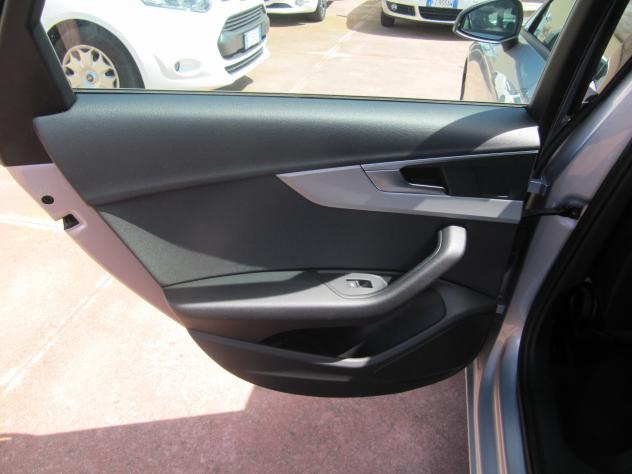 Audi A4 Avant 40 TDI quattro S tronic Business - automatico - Foto 10
