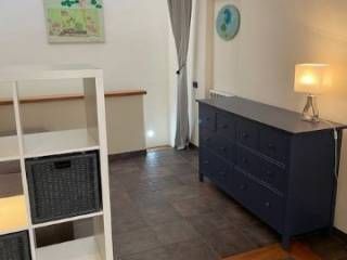 RE DI ROMA MONOLOCALE ARREDATO SU DUE LIVELLI CON SPAZIO ESTERNO - Foto 8