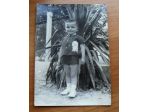 VECCHIA FOTOGRAFIA CARTOLINA - BAMBINO CON MAGLIETTA DISEGNO DI CAGNOLINI -