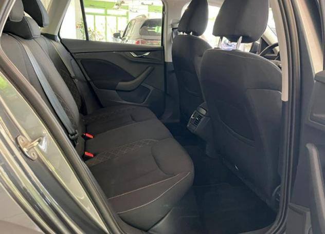 Škoda Kamiq 1.0 TSI 110cv DSG Ambition - Foto 9