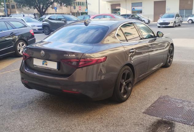 Alfa Romeo Giulia 2.2 Turbodiesel 160 CV AT8 Executive - Foto 8