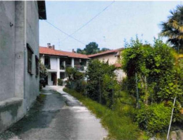 77/2025 U VA - Porzione di casa in asta a Biandronno