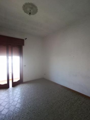 FinImmobil VENDE in San Donaci BR, alla Via Dei mille n.7/9 casa+Garage - Foto 2