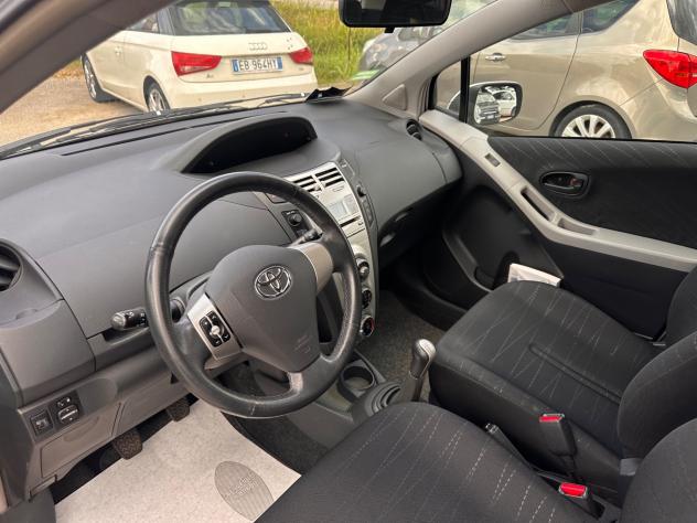 Toyota Yaris 1.3 5 porte - Foto 8