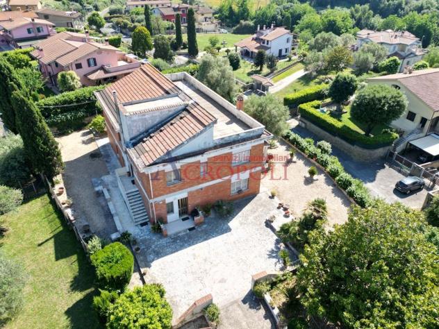 Villa 12 locali - Rif. 2658