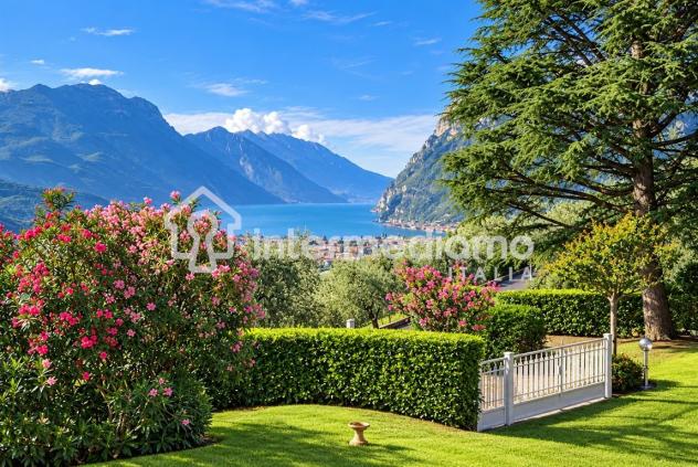 UNA FINESTRA SUL GARDA, IMMERSA NEL VERDE - Foto 2