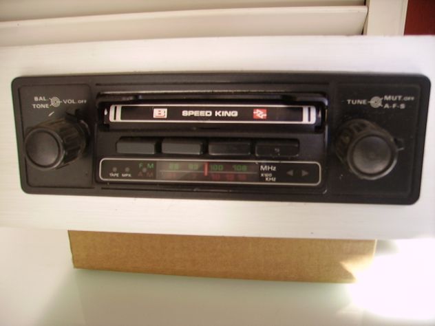Autoradio con ricerca di freguenza manuale