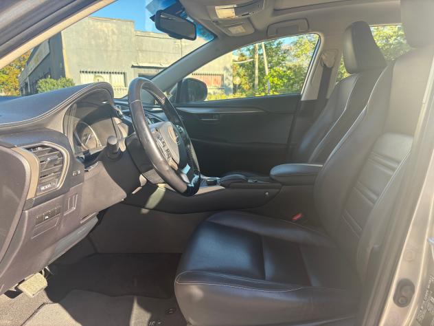 Lexus NX Hybrid 300h Executive 4WD - Foto 7