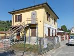 APPARTAMENTO INDIPENDENTE di 4 vani e di 100 mq (CAMAIORE) rif. 1050