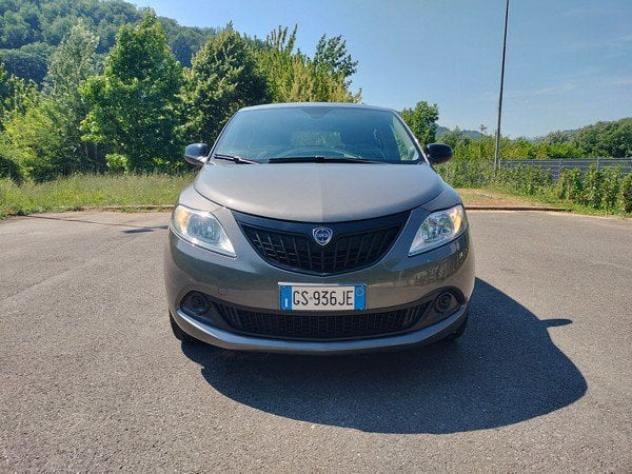 Lancia Ypsilon 1.0 FireFly 70cv Hybrid Oro - Foto 2