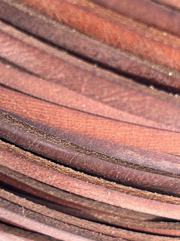 T86 Nastro in pelle a vegetale anilina brandy H 5 mm - L 200 mt - Foto 3