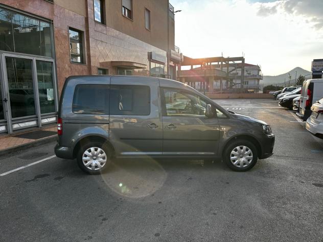 Volkswagen Caddy 1.6 TDI 102 CV 5p. Trendline - Foto 6