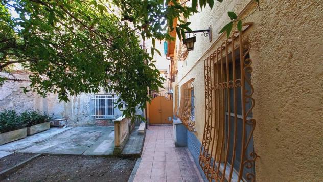 Alassio, porzione di casa con giardino a 30 metri dal mare. - Foto 6