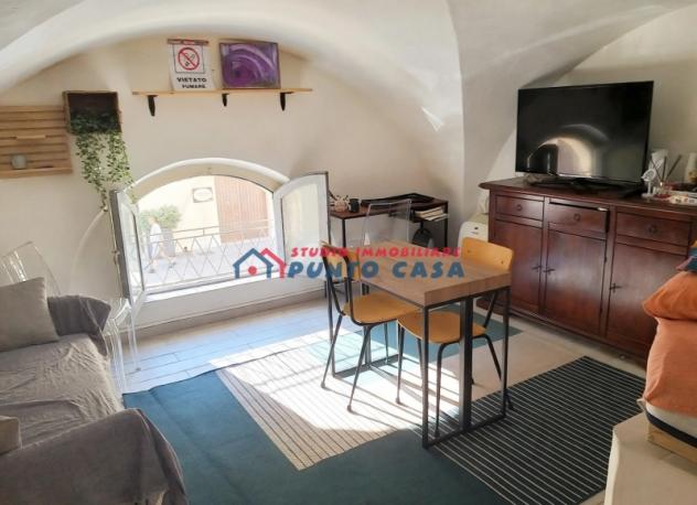 CENTRO STORICO – Via Osorio – Monolocale al piano ammezzato + w.c. – 40 mq ca. Buone condizioni, ottima posizione. Euro 40 mila CL G - Foto 4