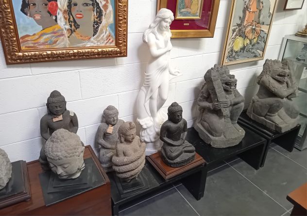 VENDO PRIVATAMENTE GRANDE STOCK DI MOBILI SPECCHIERE STATUE LAMPADARI ANTICHI - Foto 10
